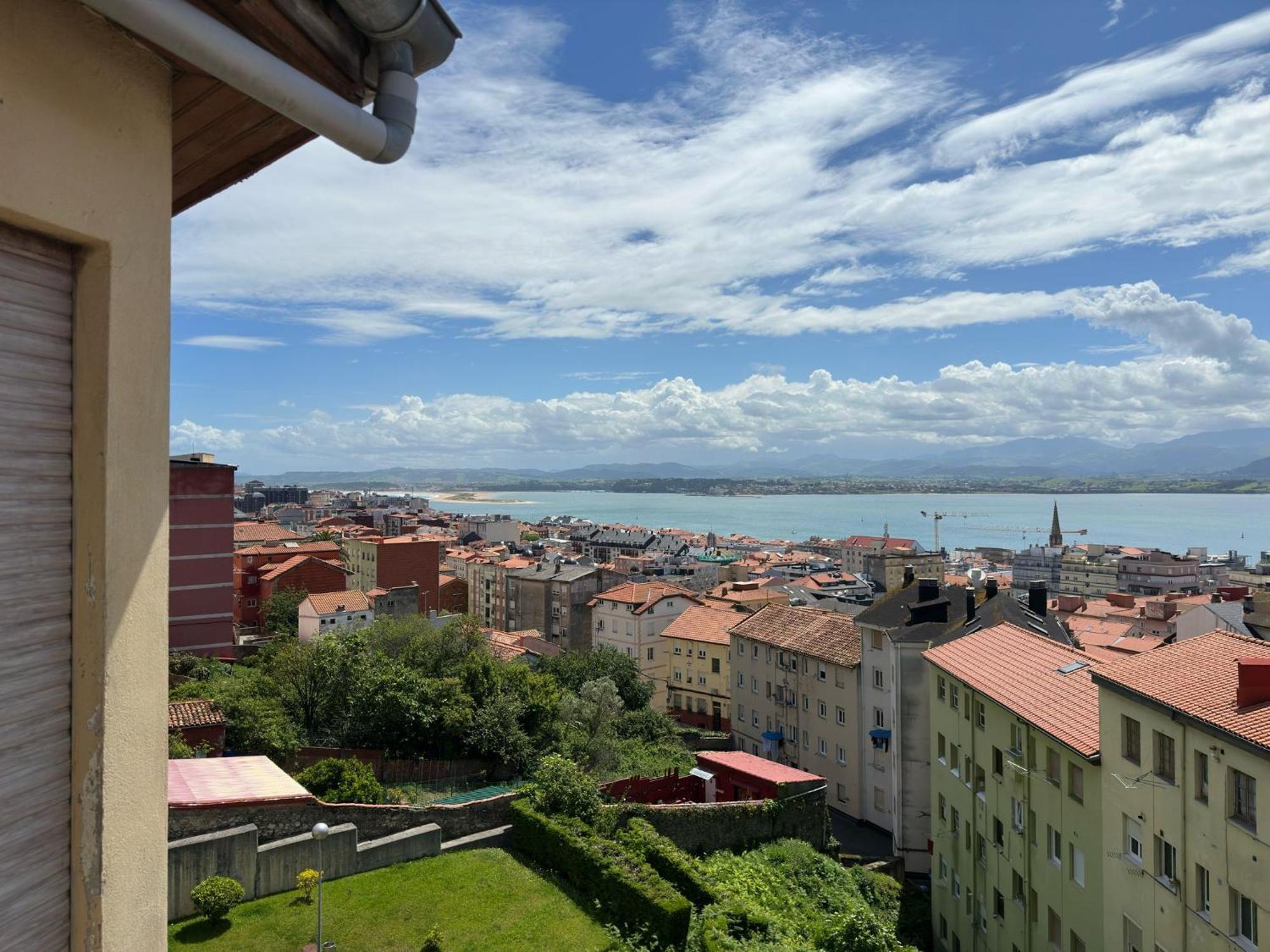 Con Vistas A La Bahia Apartamento